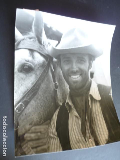 Cin&eacute;ma: TOM HUNTER ACTOR ANTIGUA FOTOGRAFIA ORIGINAL 18 X 24 CM