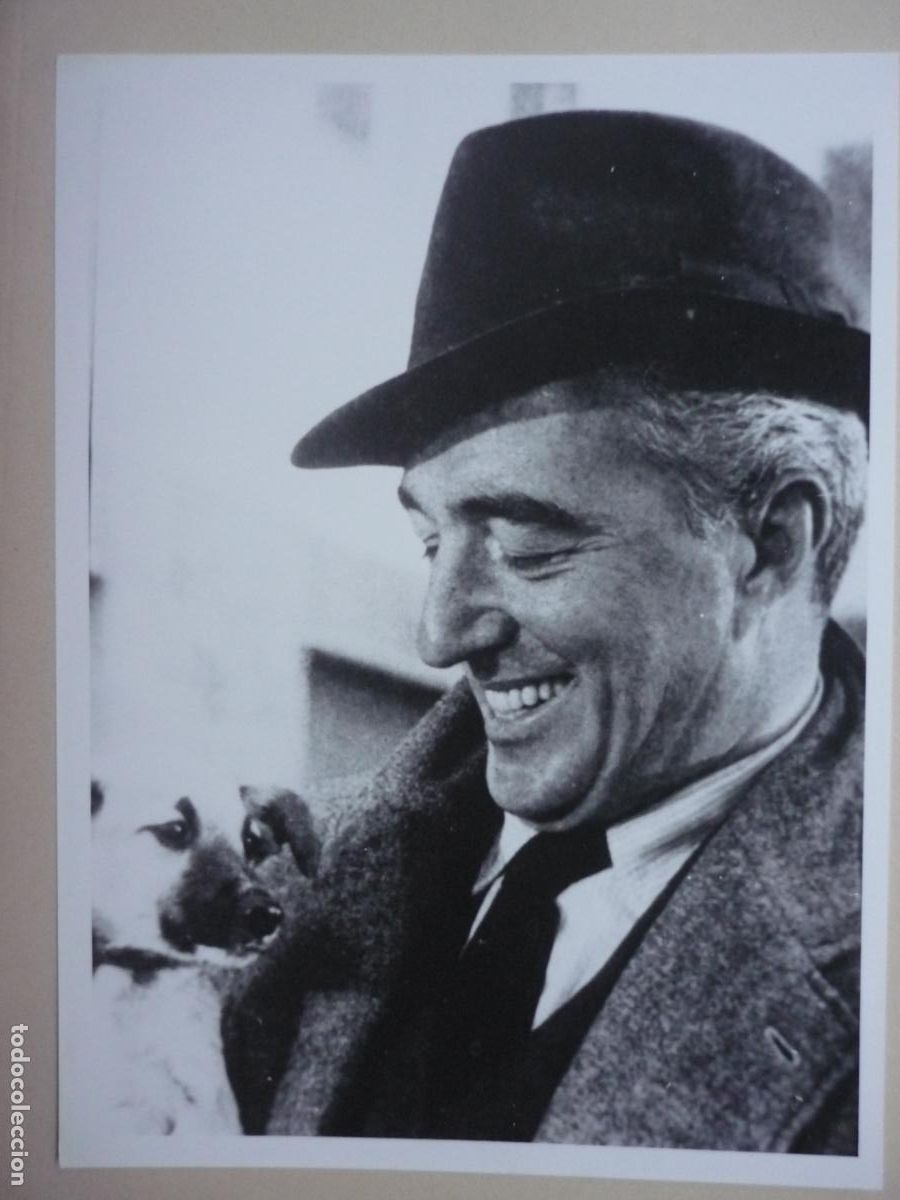 Cinema: vittorio de sica - foto b/n - director de cine filmmaker - with dog