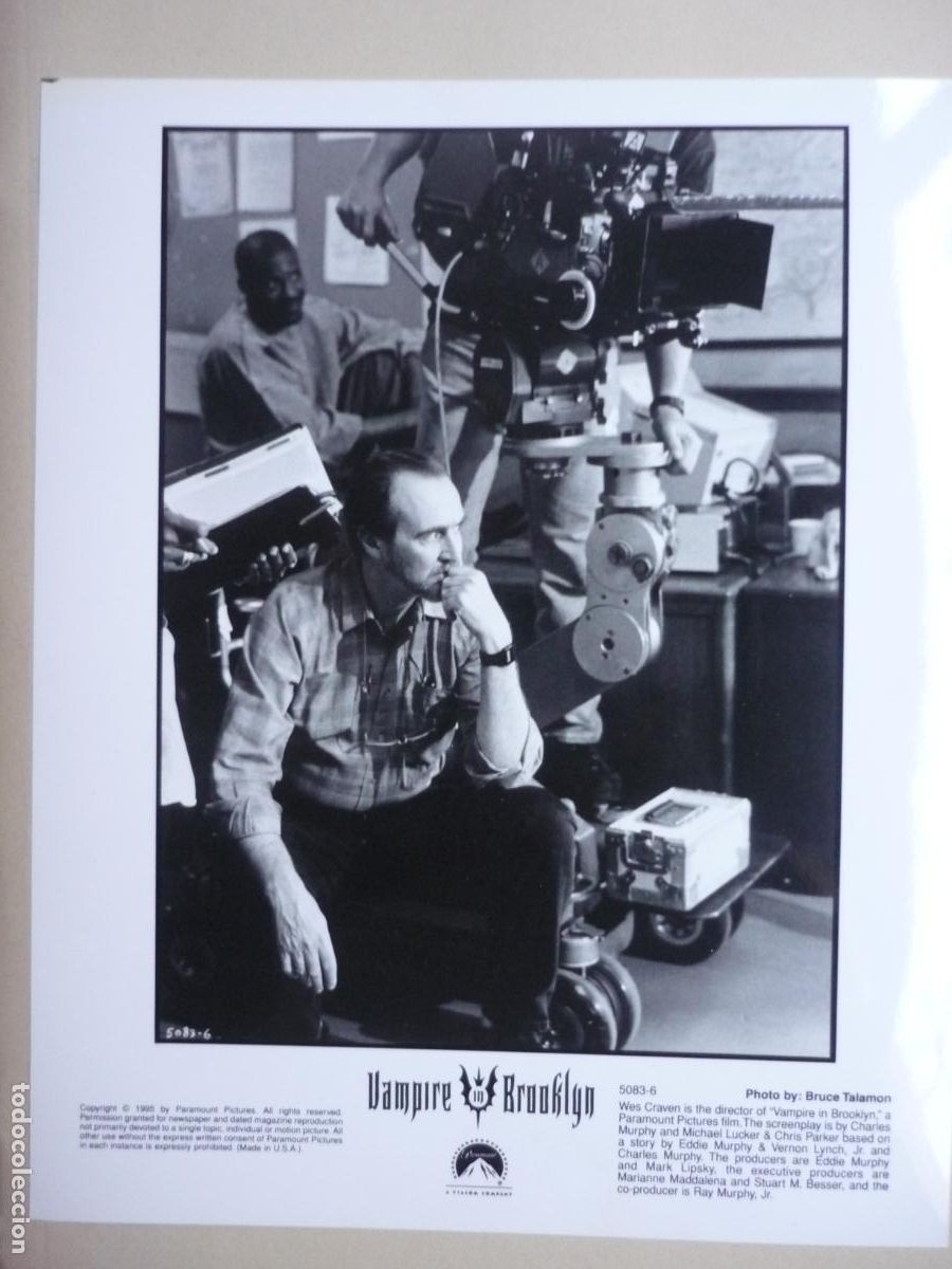 Cinema: wes craven - foto original b/n - director de cine filmmaker - vampire in brooklyn
