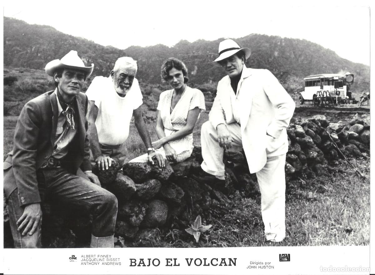 Cine: F36303 JACQUELINE BISSET JOHN HUSTON DIRECTOR BAJO EL VOLCAN FOTO B/N ORIGINAL ESPA&Ntilde;OLA