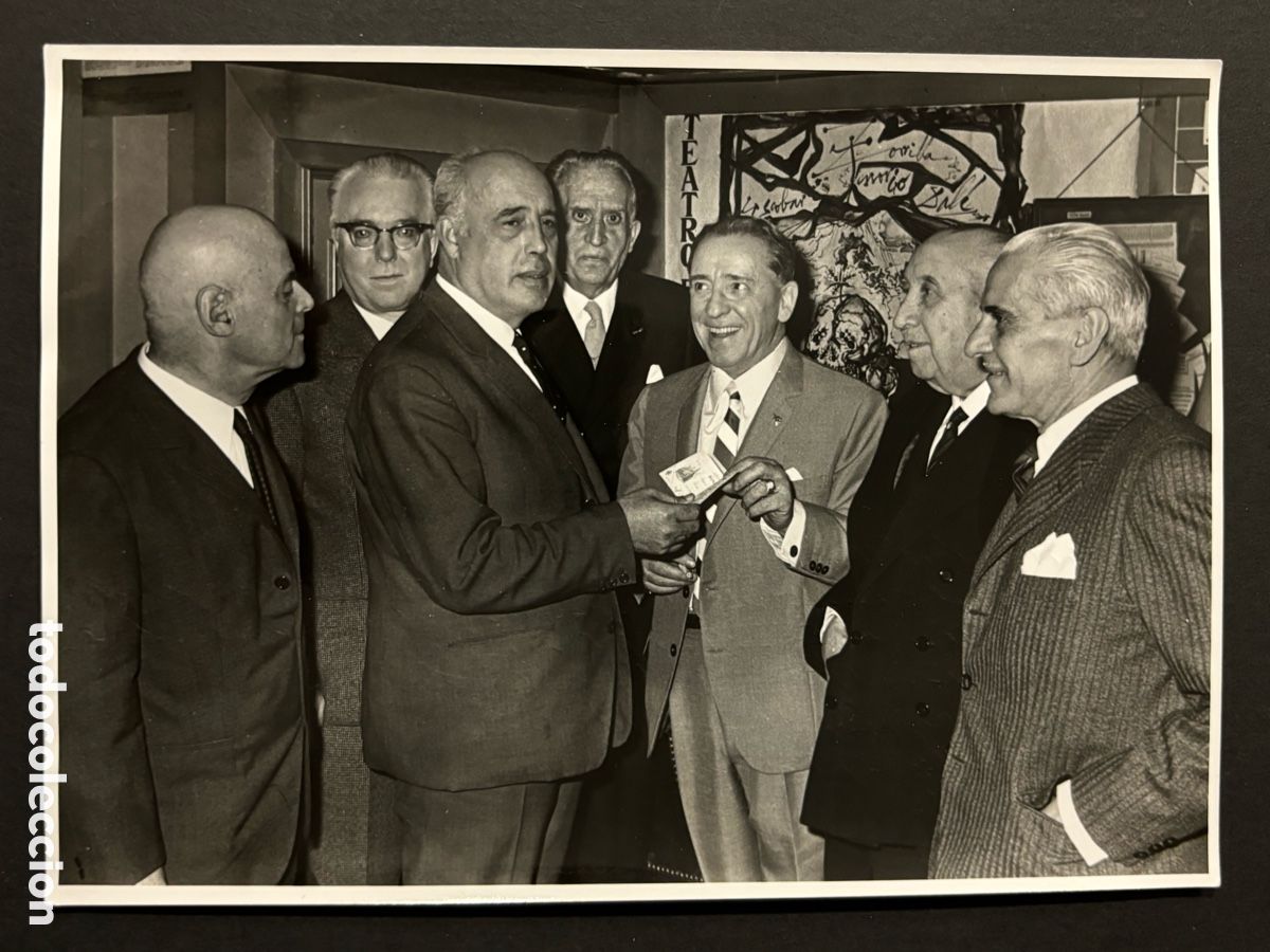 Kino: Foto original de Paco Mart&iacute;nez Soria el pintor Enrique Segura y el marqu&eacute;s de lozoya teatro Eslava