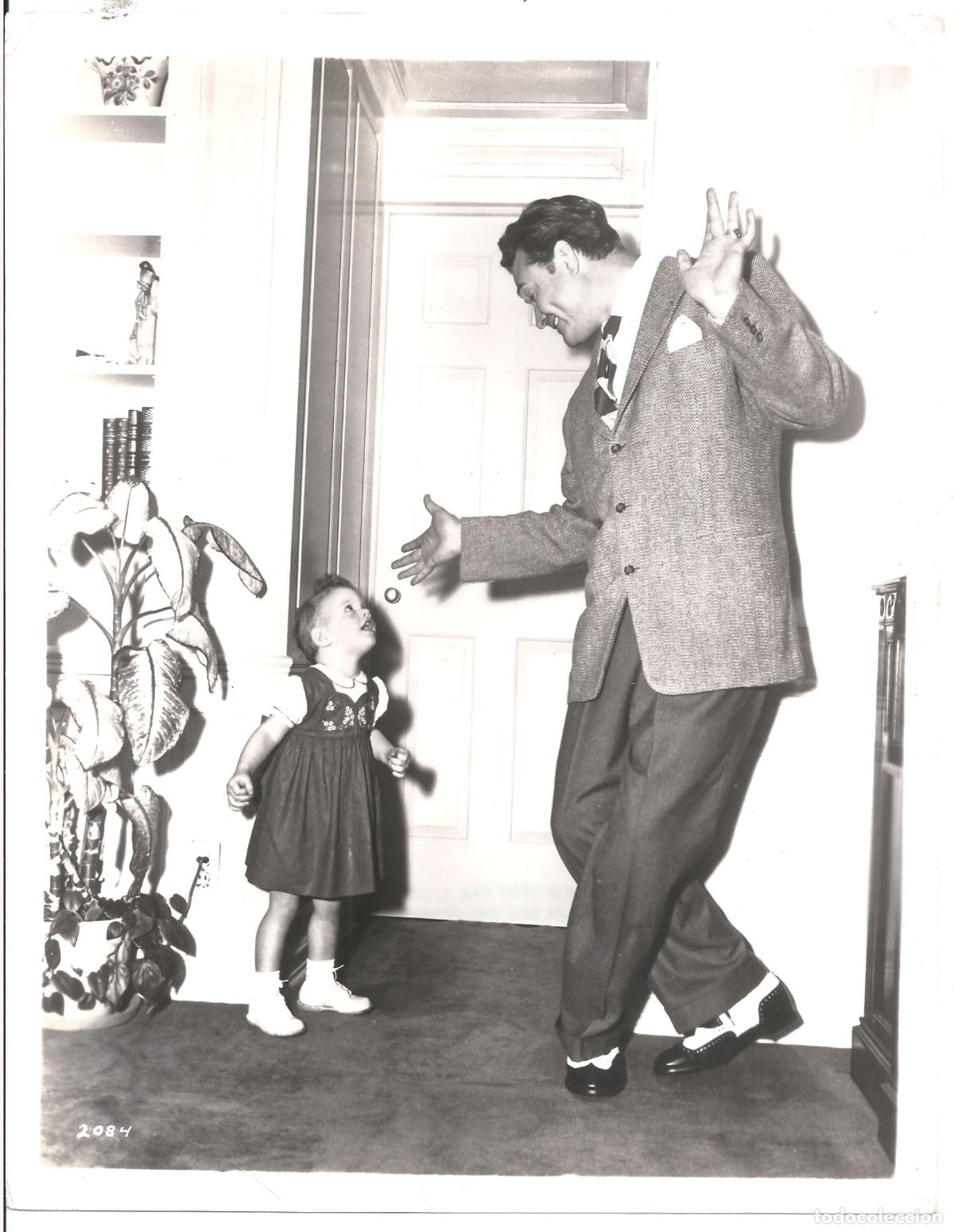 Kino: F36573 RED SKELTON hija en casa FOTO B/N ORIGINAL AMERICANA