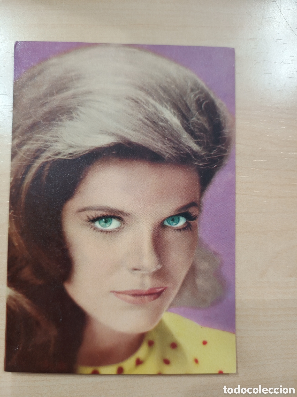 Cine: Postal Samantha Eggar