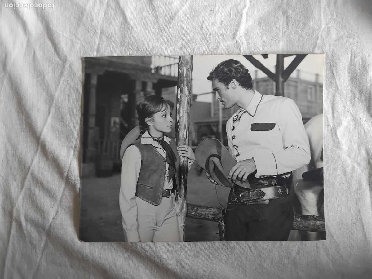 Cin&eacute;ma: FOTO DE DOS PISTOLAS GEMELAS. PILI Y MILI. SEAN FLYNN.