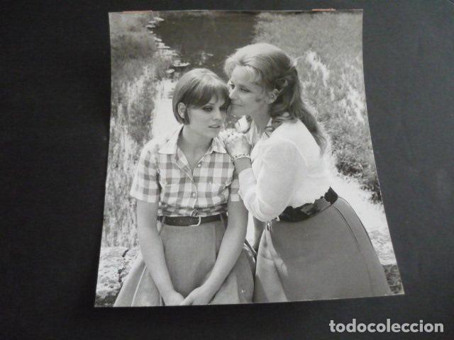 Cinema: MARTA KELLER CON MARIA SCHELL ACTRIZ ANTIGUA FOTOGRAFIA 18 X 20 CM