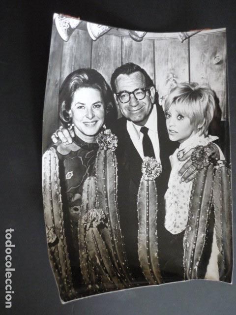 Cinema: GOLDIE HAWN E INGRID BERGMAN ACTRIZ ANTIGUA FOTOGRAFIA 18 X 24 CM