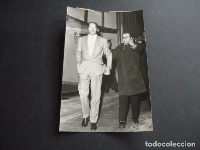 Kino: REX HARRISON ACTOR EN MADRID ANTIGUA FOTOGRAFIA 18 X 12 CM
