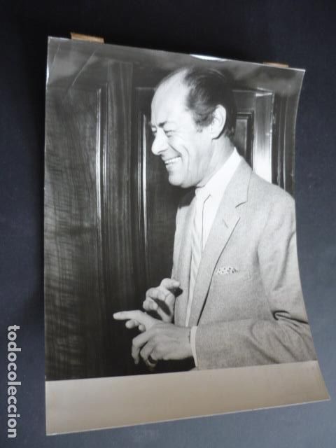 Kino: REX HARRISON ACTOR EN MADRID ANTIGUA FOTOGRAFIA 24 X 12 CM