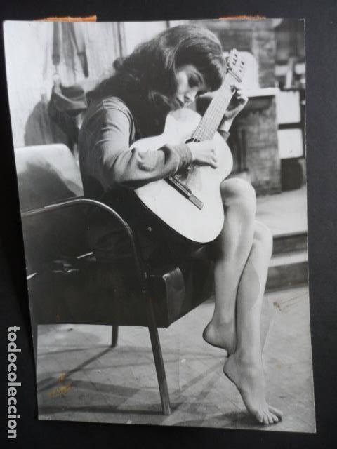 Cinema: MARY TYLER MOORE ACTRIZ ANTIGUA FOTOGRAFIA 15,5 X 22 CM