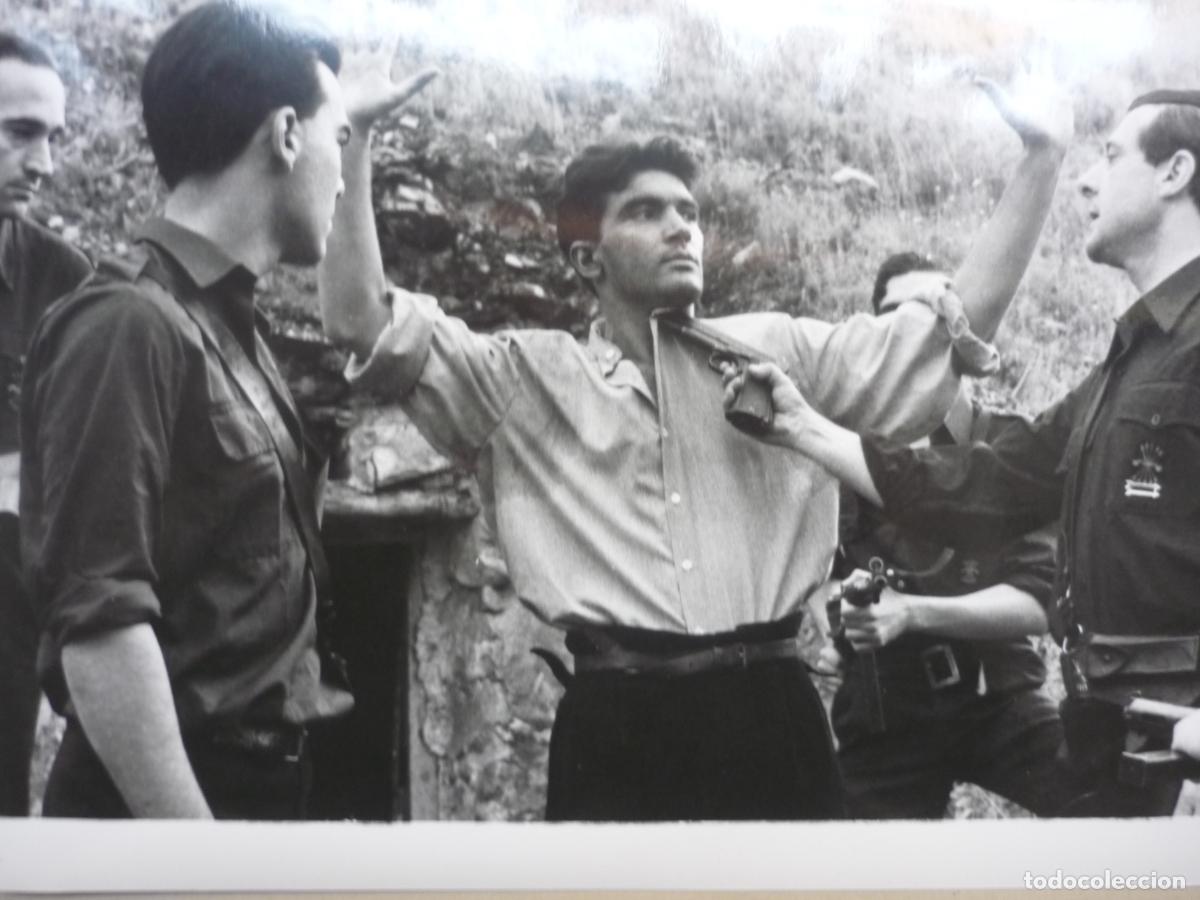 Cine: emilio gutierrez caba antonio banderas - foto original b/n - requiem por un campesino espa&ntilde;ol