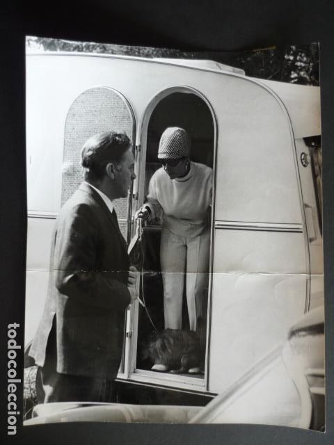 Kino: RICHARD BURTON ACTOR CON LIZ TAYLOR ANTIGUA FOTOGRAFIA 26 X 20 CM