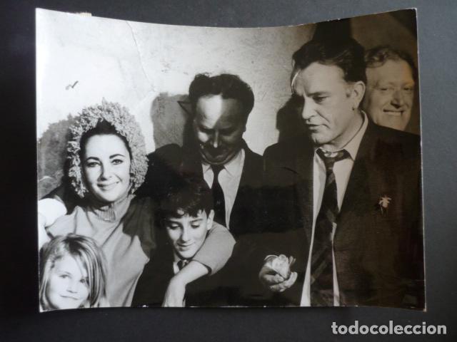Kino: RICHARD BURTON ACTOR CON LIZ TAYLOR ANTIGUA FOTOGRAFIA 18 X 24 CM