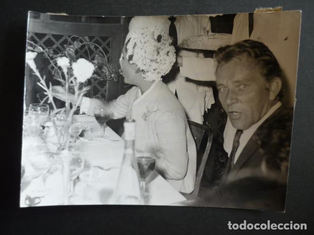 Kino: RICHARD BURTON ACTOR CON LIZ TAYLOR ANTIGUA FOTOGRAFIA 18 X 13 CM