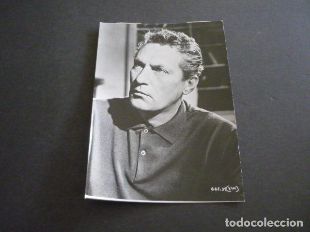 Kino: PETER FINCH ACTOR ANTIGUA FOTOGRAFIA 16 X 11 CM