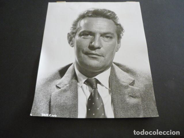 Cin&eacute;ma: PETER FINCH ACTOR ANTIGUA FOTOGRAFIA 18 X 24 CM