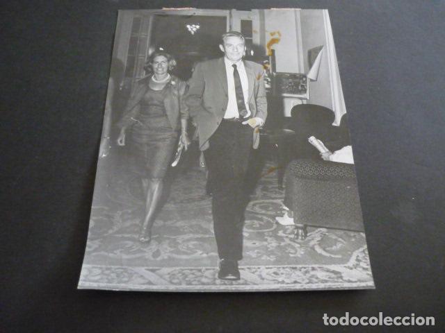 Cinema: PETER FINCH ACTOR ANTIGUA FOTOGRAFIA 18 X 24 CM