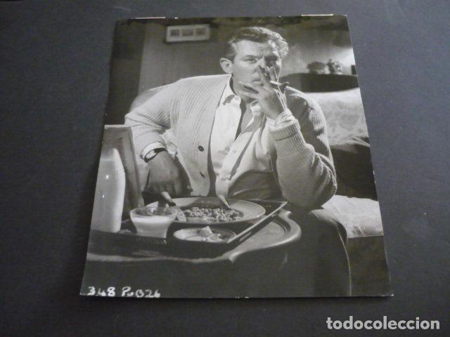 Cine: PETER FINCH ACTOR ANTIGUA FOTOGRAFIA 18 X 24 CM
