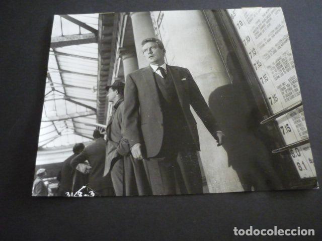 Cinema: PETER FINCH ACTOR ANTIGUA FOTOGRAFIA 18 X 24 CM
