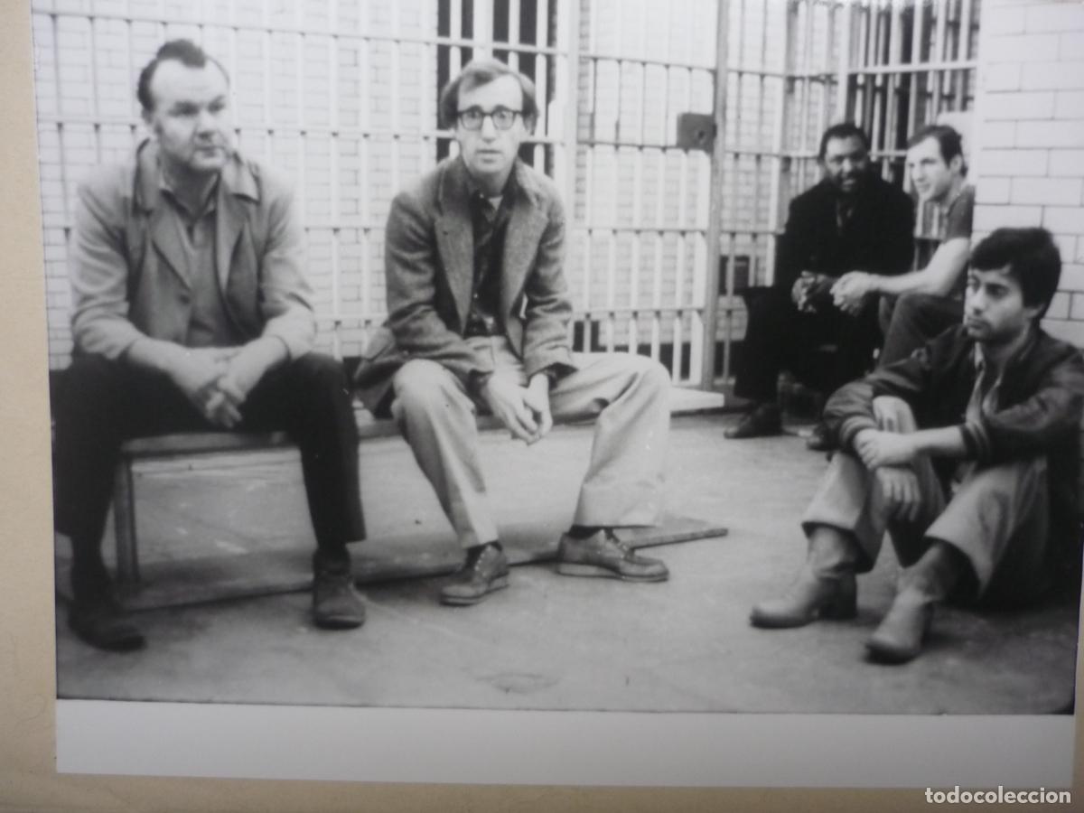 Cine: annie hall - foto original b/n - woody allen - escena carcel jail