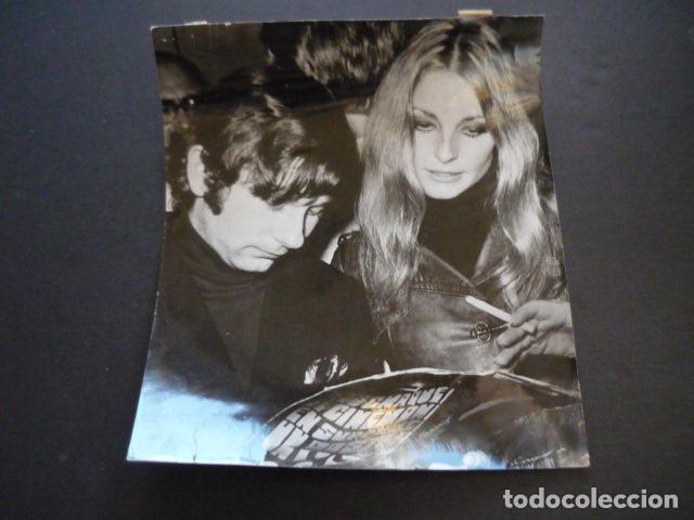 Kino: SHARON TATE ACTRIZ CON ROMAN POLANSKI ANTIGUA FOTOGRAFIA 17 X 20 CM
