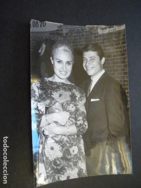 Kino: MARA LASSO ACTRIZ CON TITO MORA ANTIGUA FOTOGRAFIA 12 X 18 CM