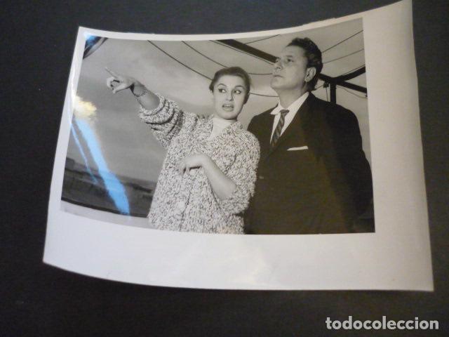 Cinema: MARA LASSO ACTRIZ CON JOSE BODALO ANTIGUA FOTOGRAFIA 15 X 20 CM