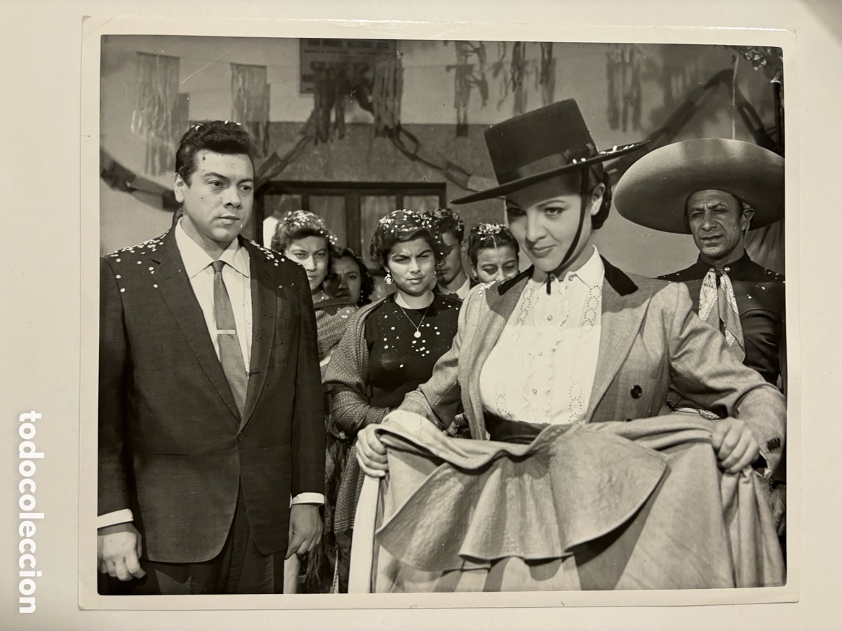 Cine: Foto original de Sara Montiel y Mario lanza dos pasiones y un amor