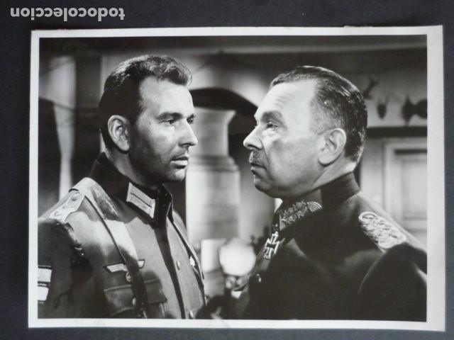 Cinema: ESCENA PELICULA NI&Ntilde;OS, MADRES Y UN GENERAL ANTIGUA FOTOGRAFIA 17 X 12 CM