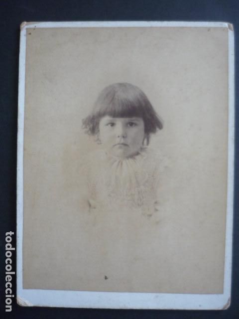 Cine: RETRATO DE NI&Ntilde;A PEQUE&Ntilde;A SIGLO XIX ANTIGUA FOTOGRAFIA 24 X 18 CM