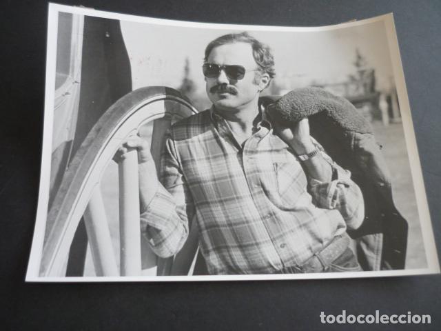 Cine: MICHAEL HOGAN ACTOR ANTIGUA FOTOGRAFIA 24 X 18 CM