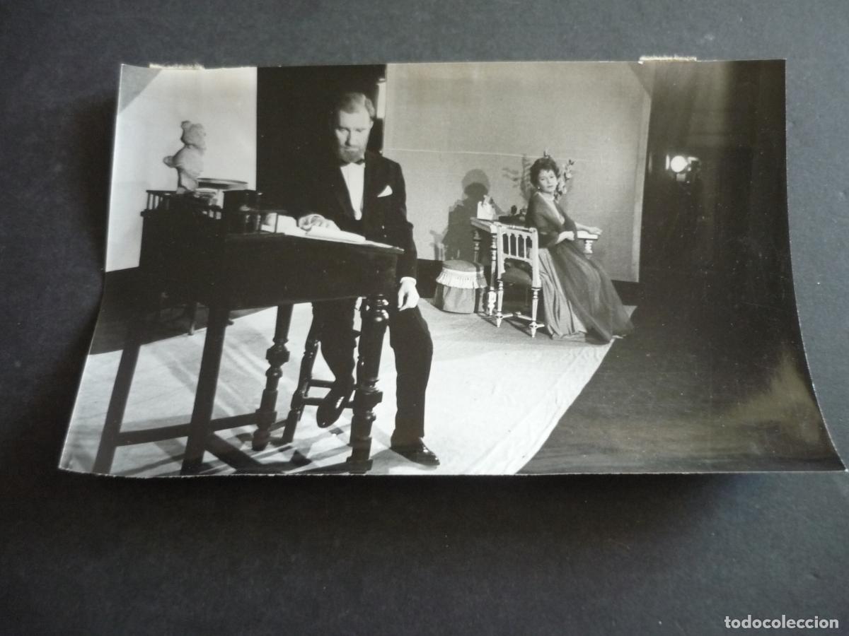 Cine: CONCHITA MONTES ACTRIZ CON FERNANDO FERNAN GOMEZ MI QUERIDO EMBUSTERO ANTIGUA FOTOGRAFIA 12 X 18 CM