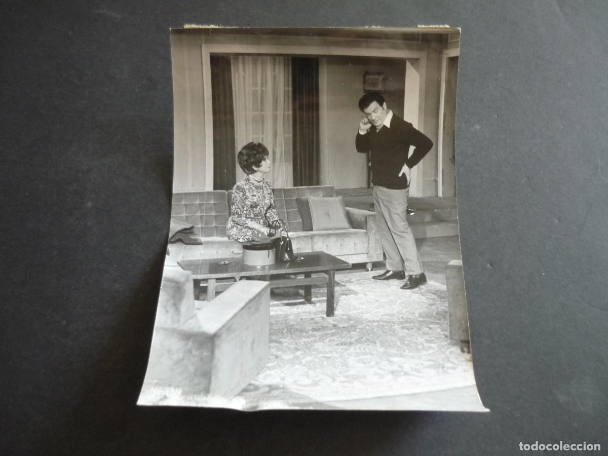 Cine: CONCHITA MONTES ACTRIZ CON CARLOS MENDY ANTIGUA FOTOGRAFIA 12 X 18 CM