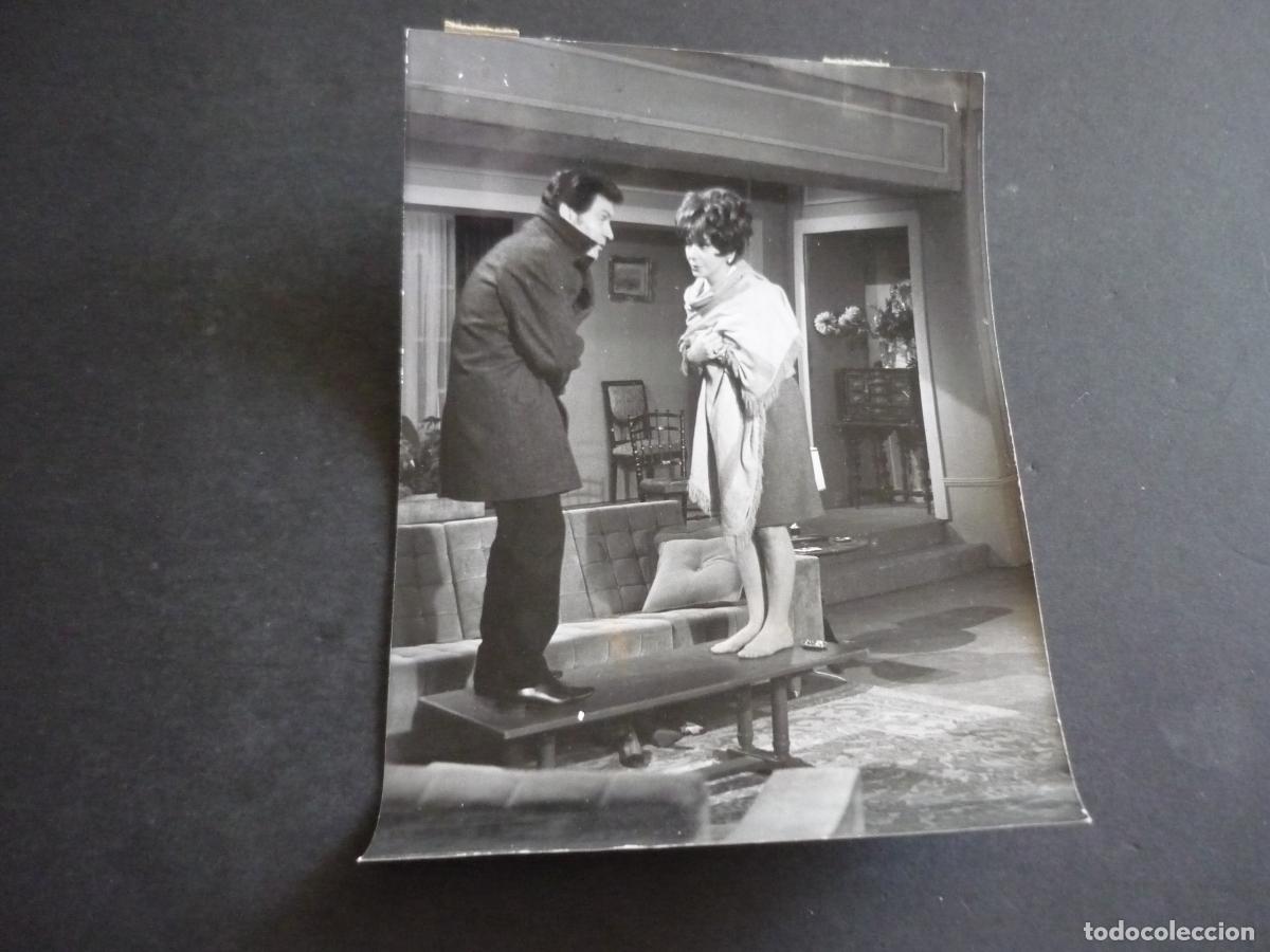 Cine: CONCHITA MONTES ACTRIZ CON CARLOS MENDY ANTIGUA FOTOGRAFIA 12 X 18 CM