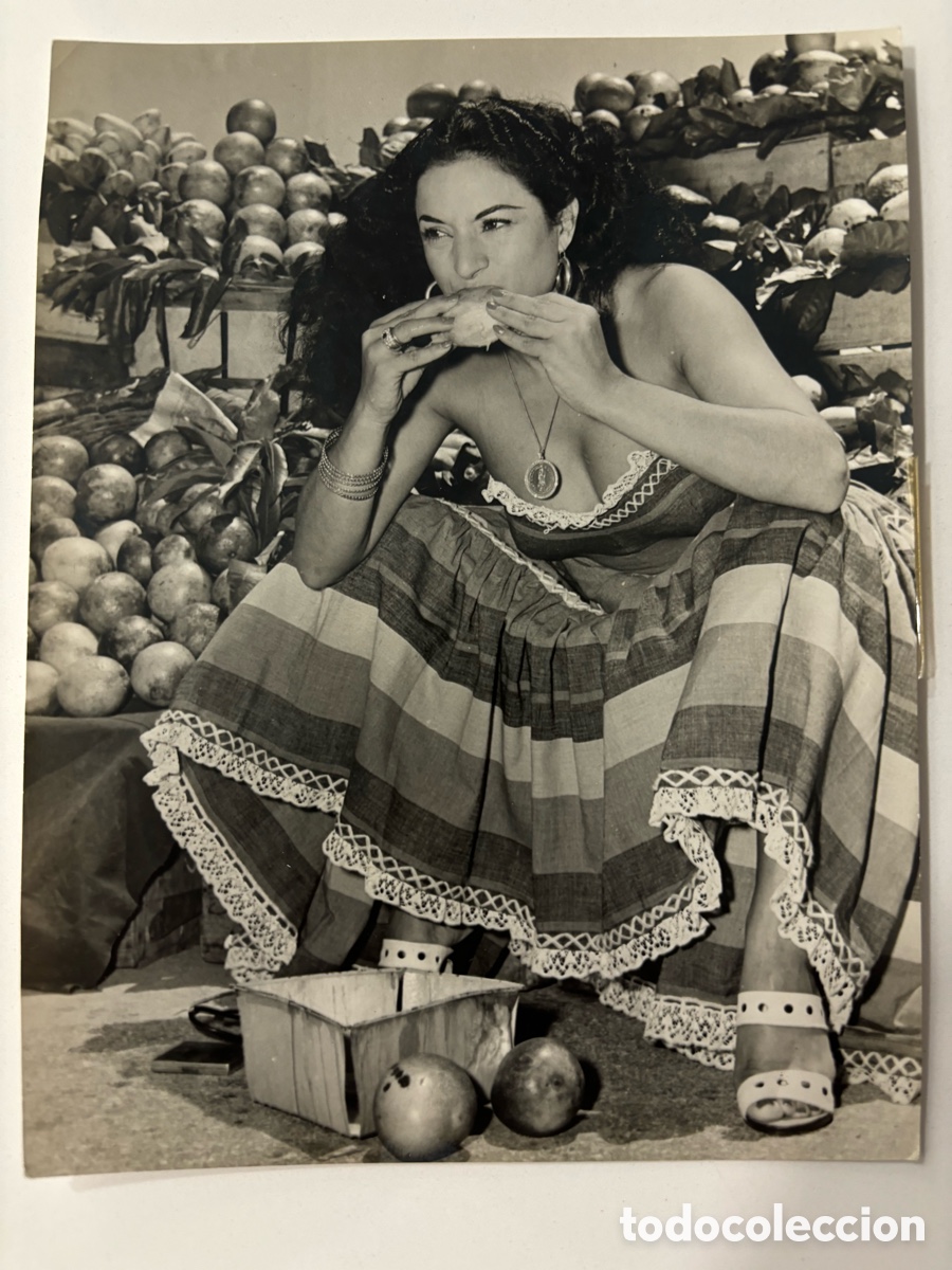Cine: Foto original de Lola Flores comiendo mangos en cuba M