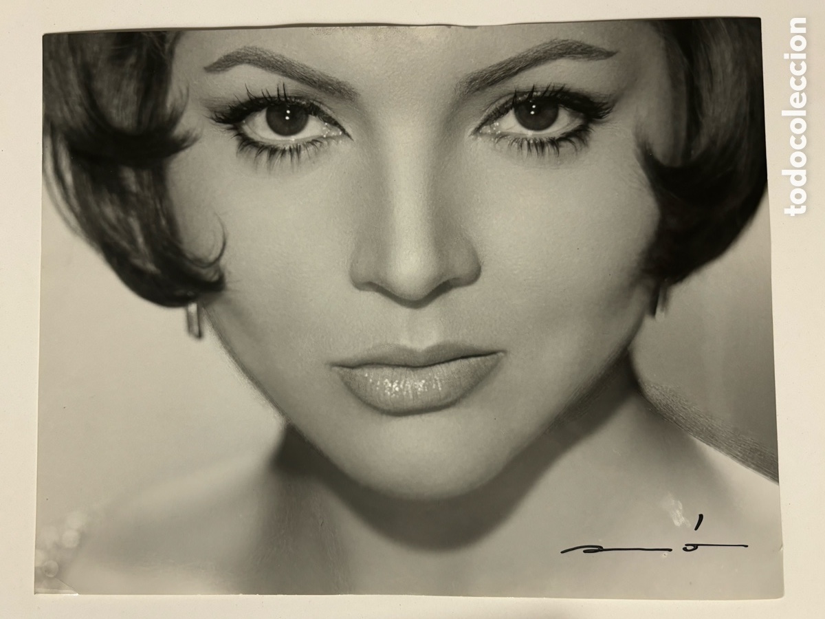 Cine: Foto original de Sara Montiel foto Sim&oacute;n L&oacute;pez M