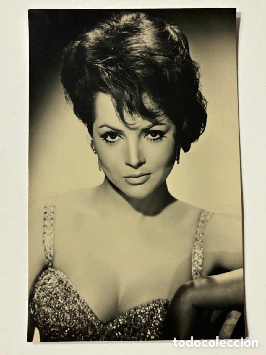 Cine: Antigua tarjeta postal de Sara Montiel M