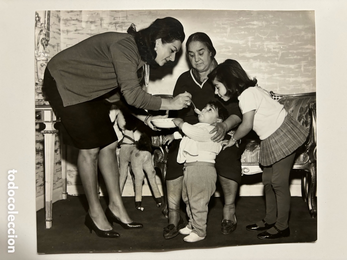 Cine: Foto original de Lola Flores con sus hijos Antonio y Lolita M