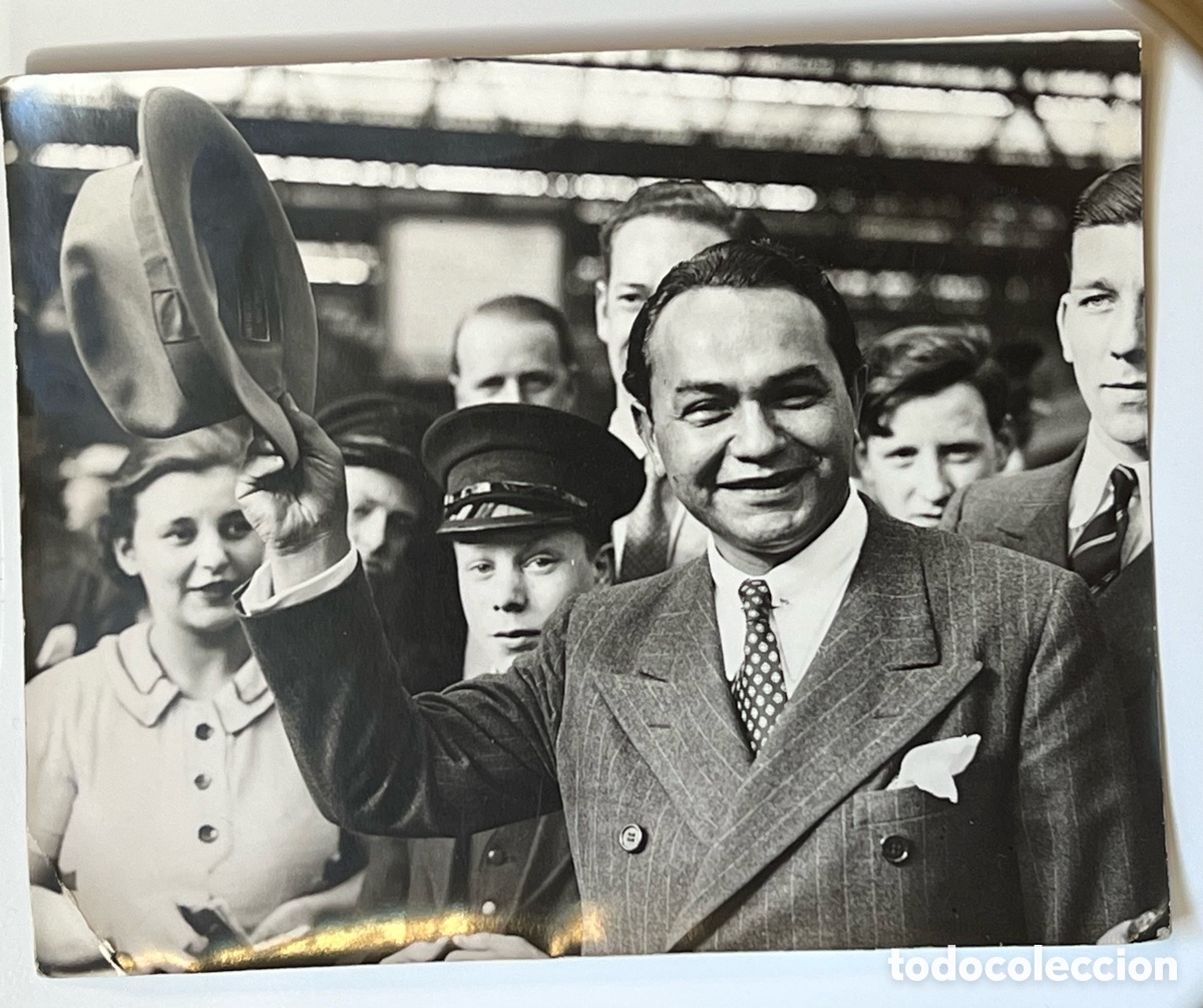 Cine: EDWARD G. ROBINSON. Actor Americano a su llegada a la Estaci&oacute;n de Waterloo en Londres (a.1936)
