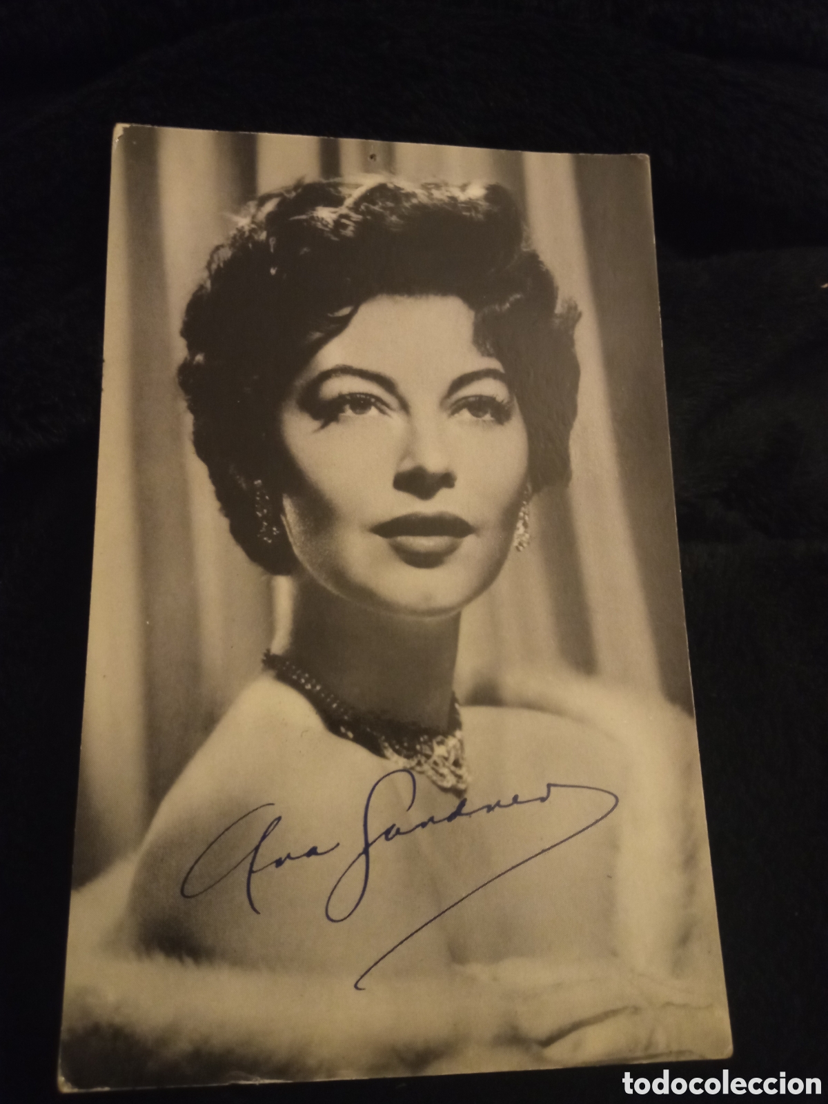Cine: Antigua postal fotogr&aacute;fica de Ava Gardner, firma impresa