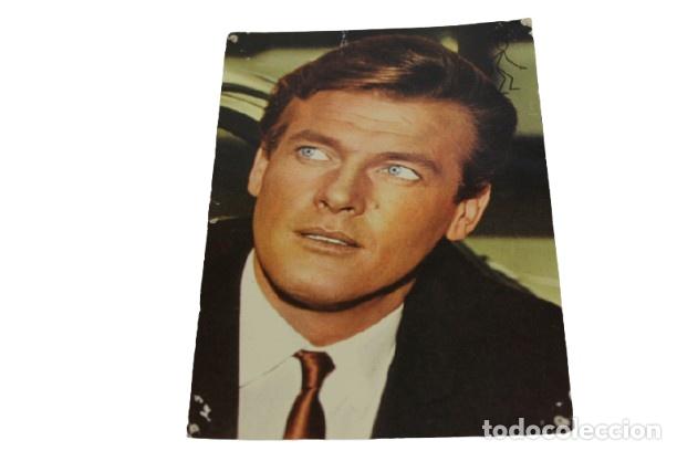 Cine: Tarjeta Postal Coleccionable del Actor Roger Moore