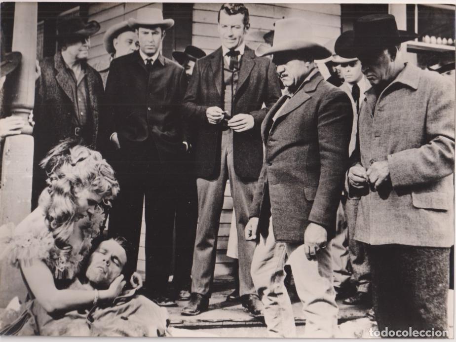 Cinema: Duelo en el Barro. Fotocromo. Fotograf&iacute;a (18x24) de Don Murray, lee Remnick y Richard egan. 1959. Al