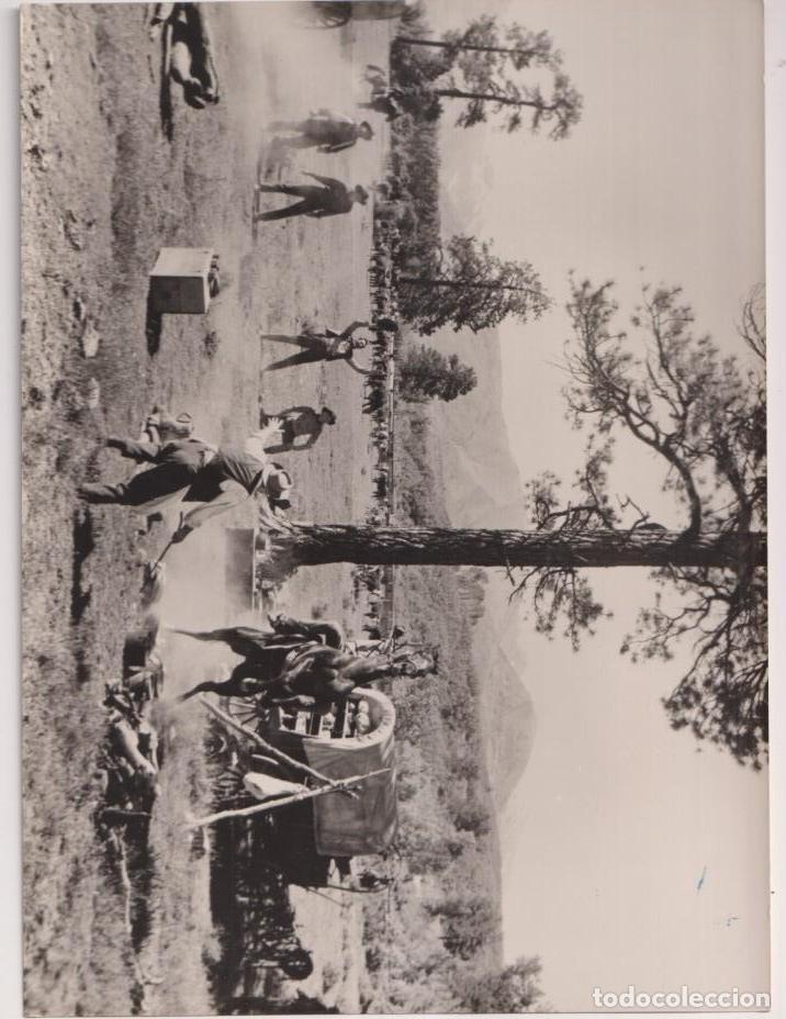 Cine: Duelo en el Barro. Fotocromo. Fotograf&iacute;a (18x24) de Don Murray. 1959. Al dorso tamp&oacute;n del ministerio