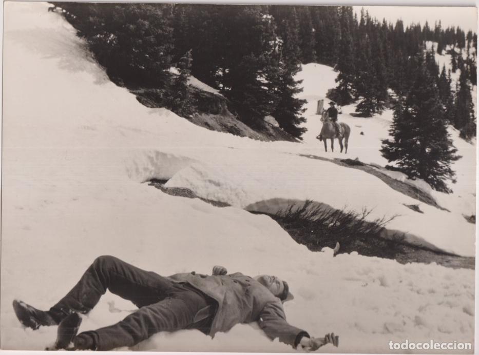 Cine: Duelo en el Barro. Fotocromo. Fotograf&iacute;a (18x24) de Don Murray y Stuart Whitman. 1959. al dorso tamp