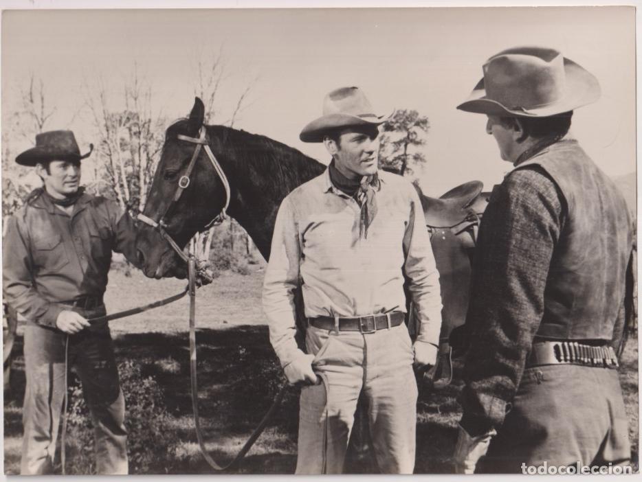 Cine: Duelo en el Barro. Fotocromo. Fotograf&iacute;a (18x24) de Don Murray y Stuart Whitman. 1959. Al dorso tamp