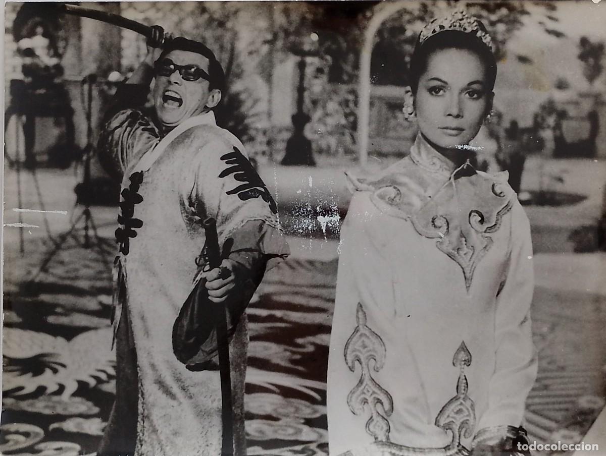 Cine: FOTOGRAFIA DE LIFE OF THE TOP(VIVIR EN LA COMBRE) 1968 CON LAURENCE HARVEY Y JEAN SIMMONS