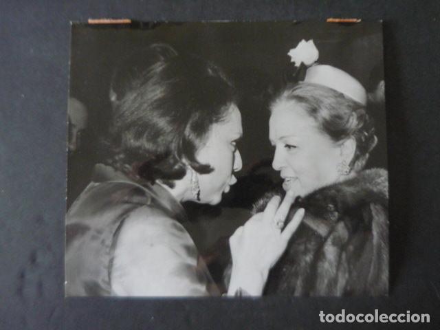 Cine: ISABEL GARCES ACTRIZ CON CELIA GAMEZ ANTIGUA FOTOGRAFIA 18 X 16 CM