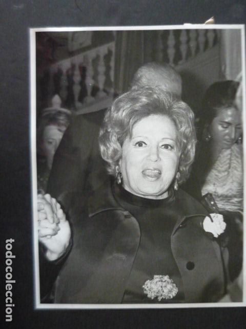 Cine: ISABEL GARCES ACTRIZ EN SAN SEBASTIAN ANTIGUA FOTOGRAFIA 18 X 24 CM