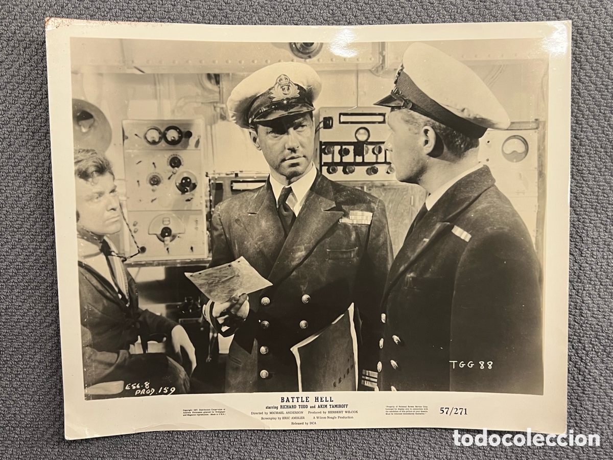 Cine: BATTLE HELL.. starring RICHARD TODD and AKIM TAMIROFF. Pel&iacute;cula (a.1957) Medidas: 20,5 x 25,5