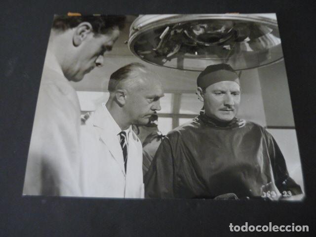 Cine: LESLIE PHILLIPS ACTOR ANTIGUA FOTOGRAFIA 24 X 18 CM