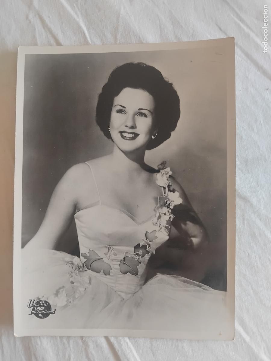 Cine: FOTOGRAFIA DE DIANA DURBIN ESTRELLA DE LA UNIVERSAL 18 x 24 cm.